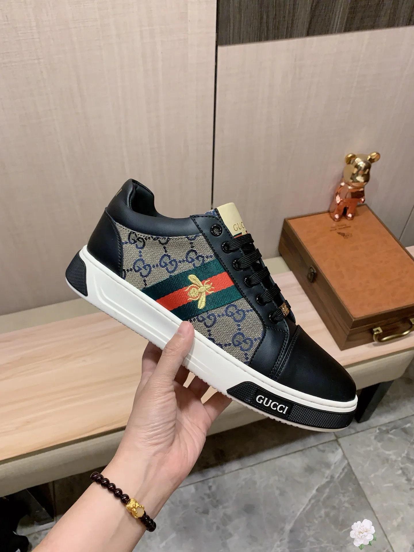 Men's Men's Shoes💰420💰💰🎩🎩[Lightning][Lightning] "Gucci*" The latest and most popular casual shoes, top brand [seduce] luxury ~ purchasing agency, top ~ quality. [Strong] The upper is made of imported breathable cowhide with material ➕ breathable sheepskin feet (•) and fine workmanship. The original stylish and stylish soft rubber wear-resistant and non-slip outsole is light and comfortable on the feet. The real thing looks better when photographed in person. 0099: code: 38-44, 2️⃣ colors selected
